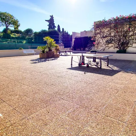 Apartment 2p Dernier Etage Vue Mer,piscine,tennis,wifi,plage Antibes